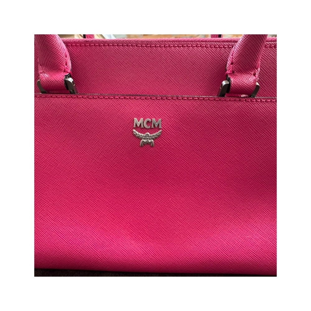 MCM Pink Women's Pink Santino Leather Shoulder/Crossbody bag EUC - Picture 3 of 12